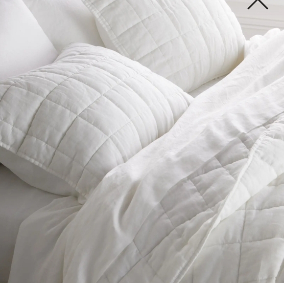 NWOT! Quince Linen Set Of 2 White Box Quilted Shams! --King (S4) - Picture 2 of 8